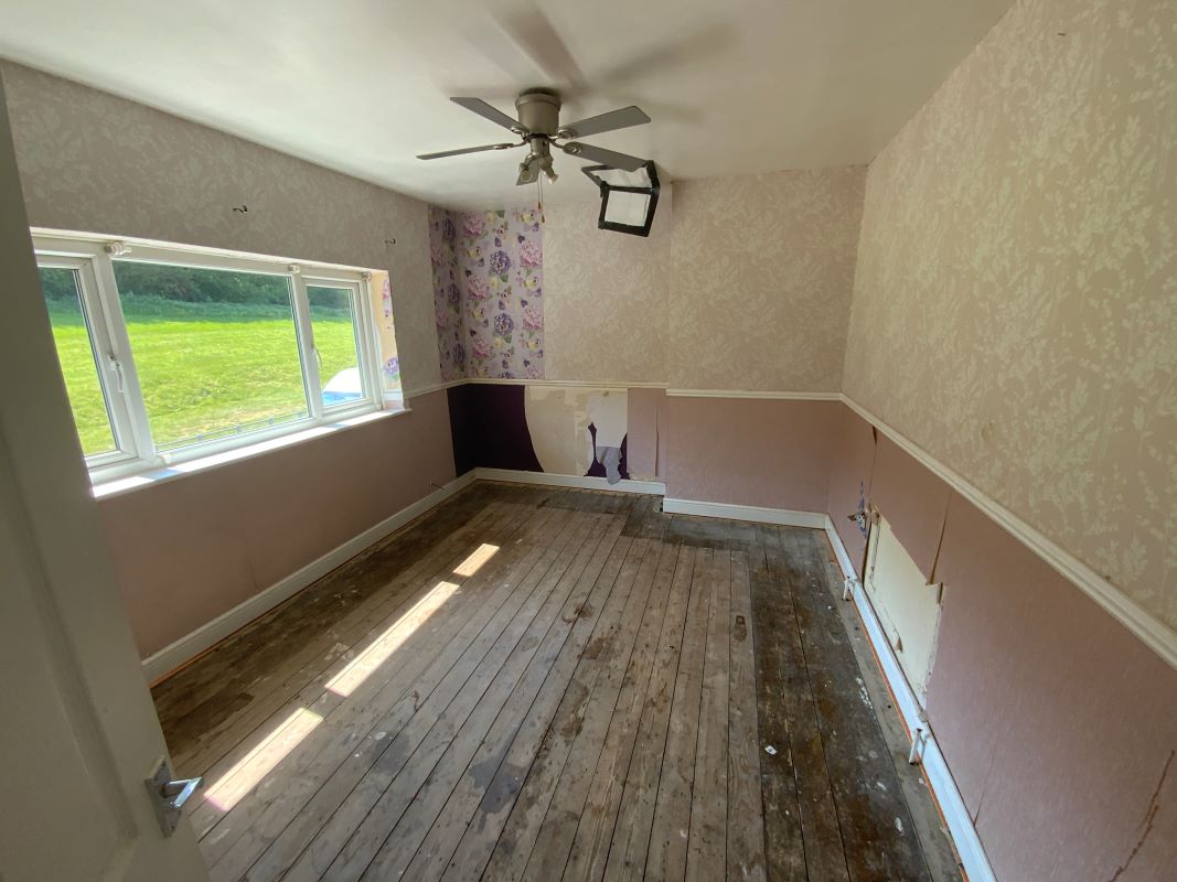 3 bedroom end terraced house in Wolverhampton