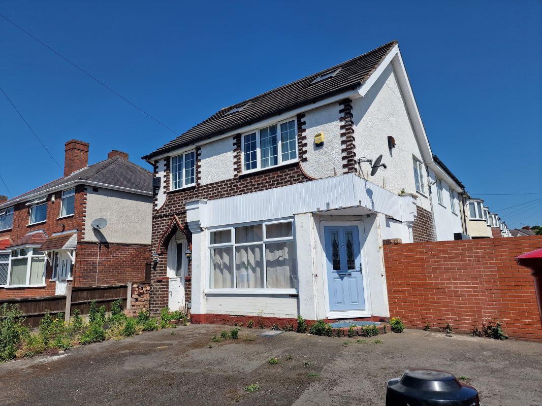5 bedroom detached house in Dudley
