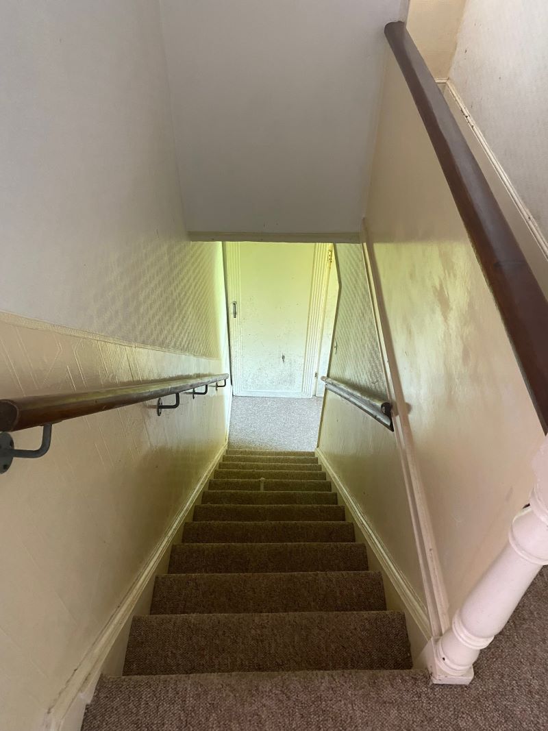 3 bedroom mid terraced house in Wolverhampton