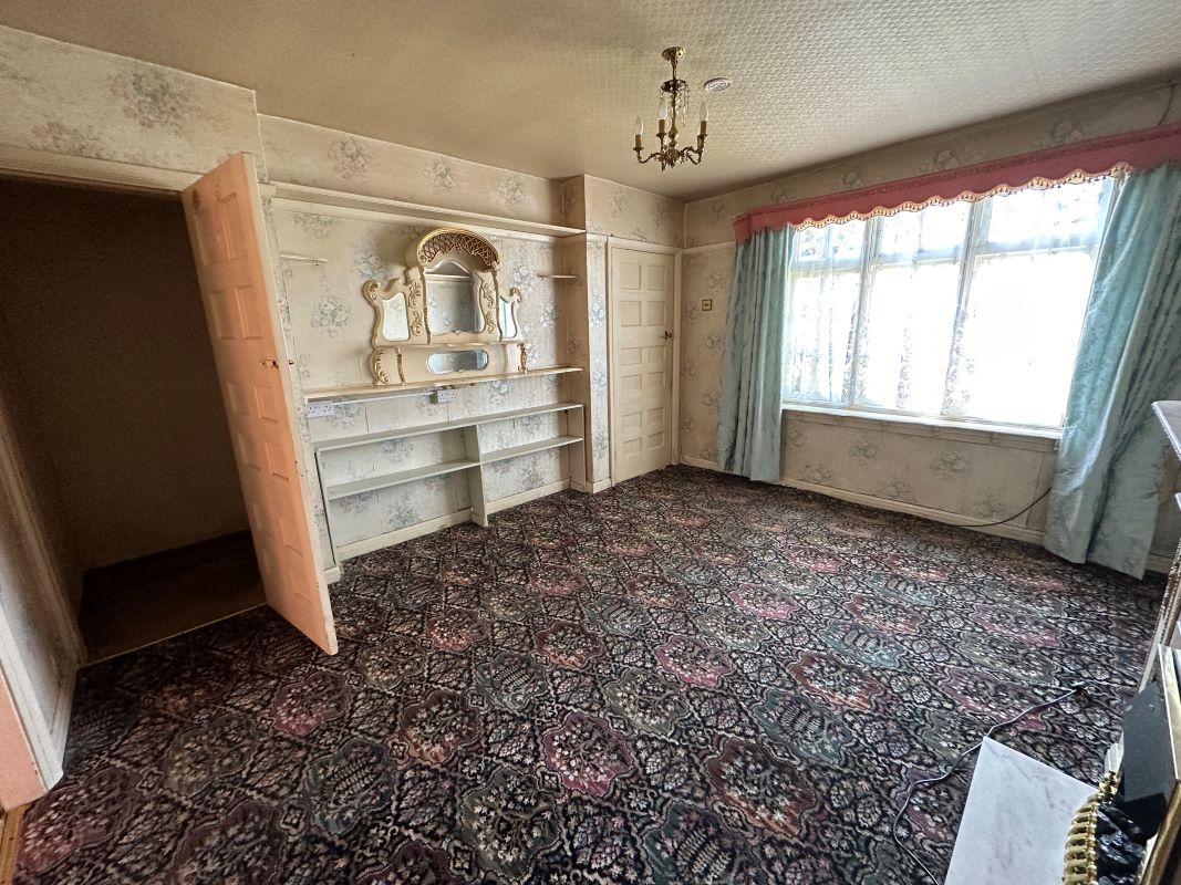 3 bedroom mid terraced house in Birmingham