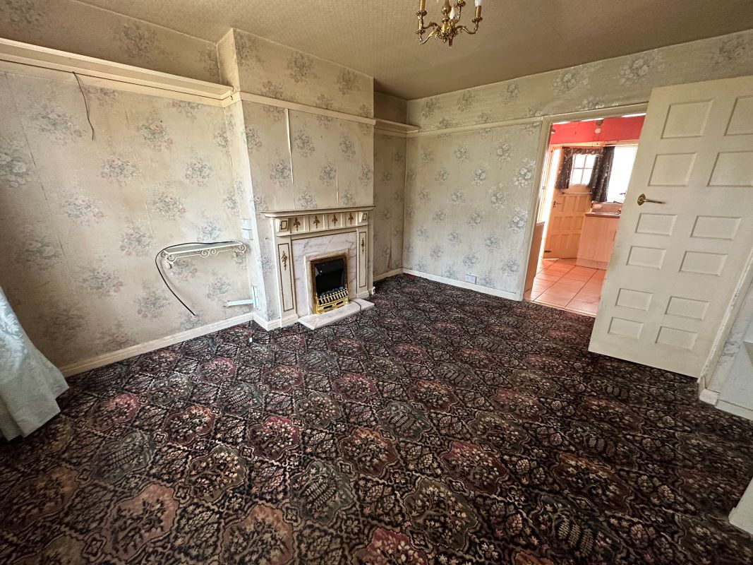 3 bedroom mid terraced house in Birmingham
