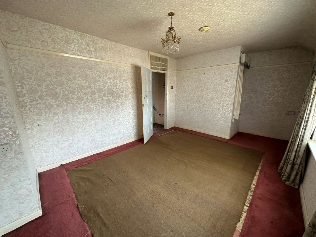 3 bedroom mid terraced house in Birmingham
