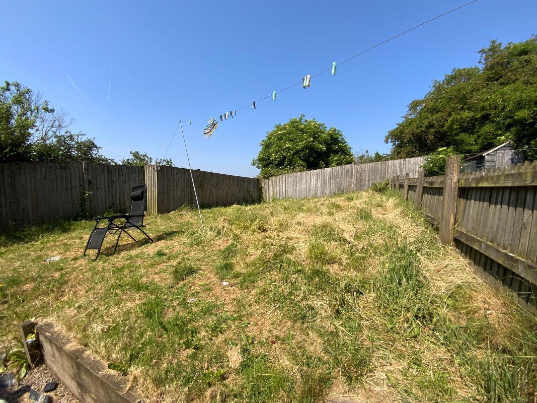 2 bedroom semi detached house in Stoke on Trent 