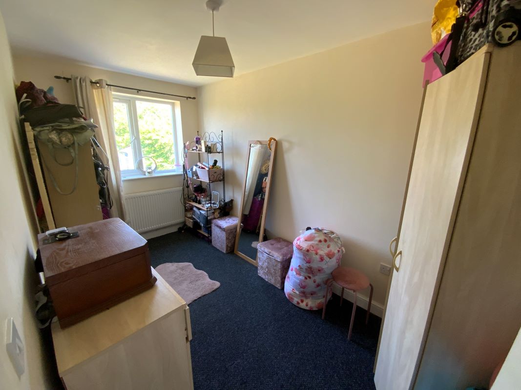 2 bedroom semi detached house in Stoke on Trent 