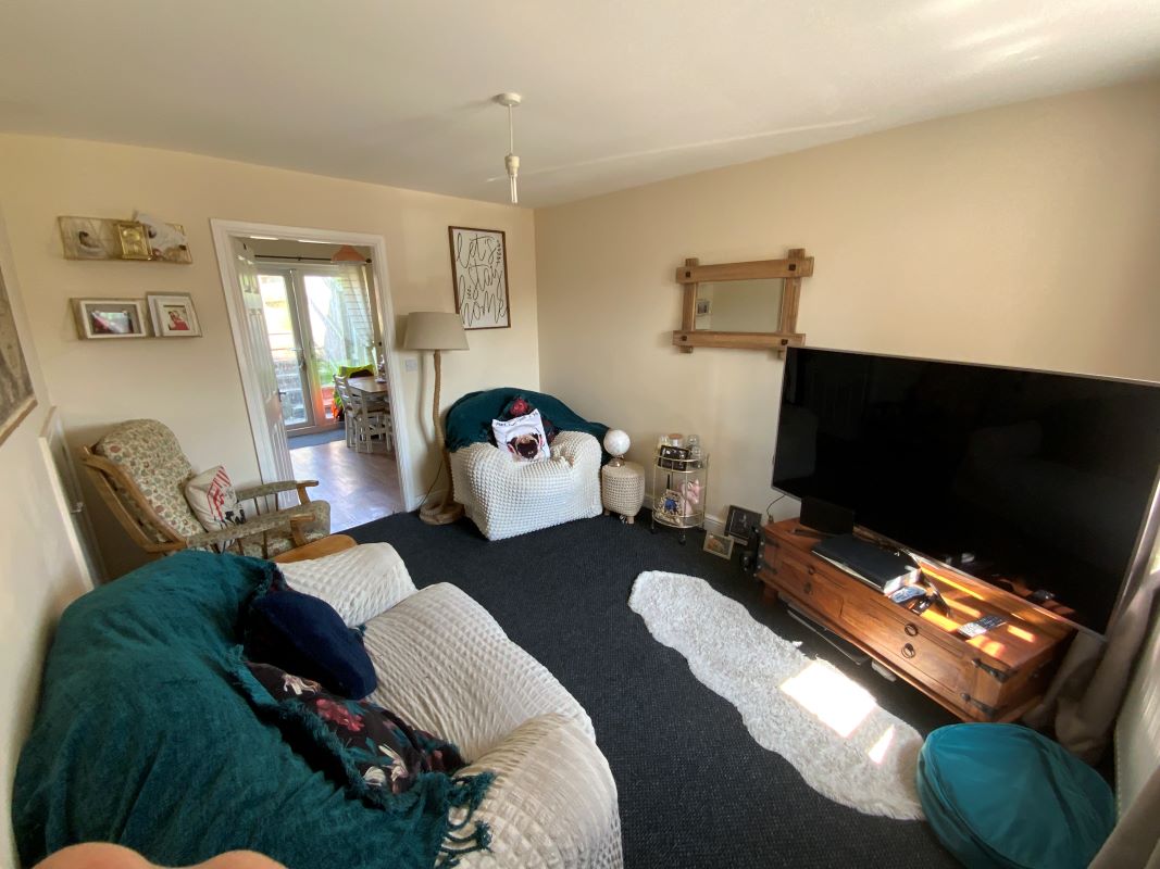 2 bedroom semi detached house in Stoke on Trent 