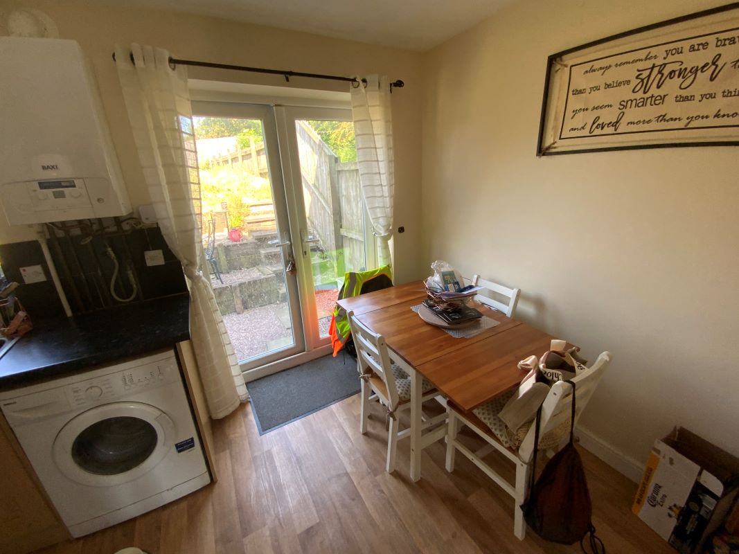 2 bedroom semi detached house in Stoke on Trent 