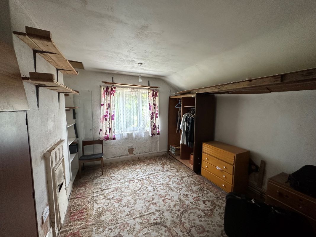 3 bedroom detached house in Wolverhampton