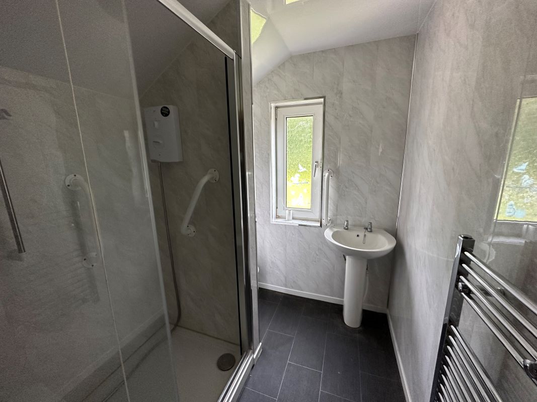 3 bedroom detached house in Wolverhampton