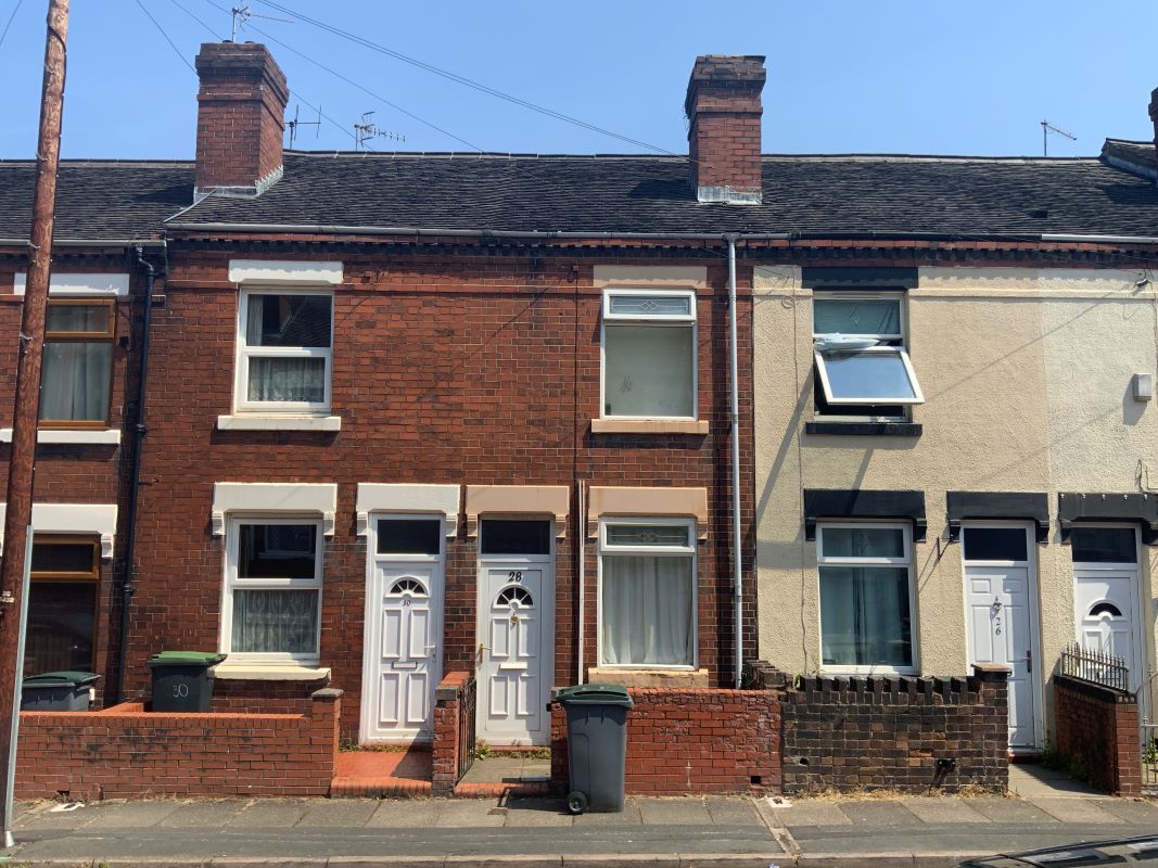 2 bedroom mid terraced house in Stoke on Trent