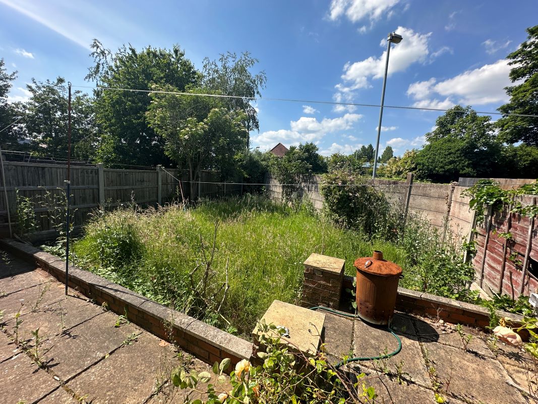 3 bedroom semi detached house in Wolverhampton