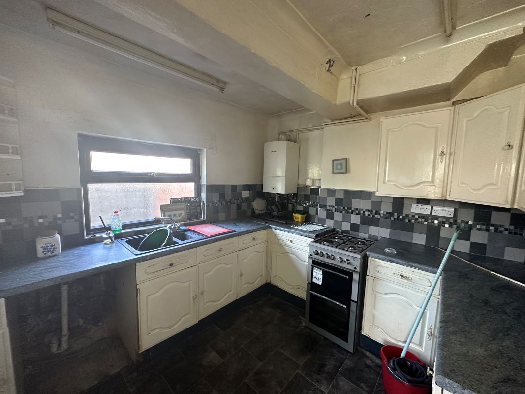 3 bedroom semi detached house in Wolverhampton