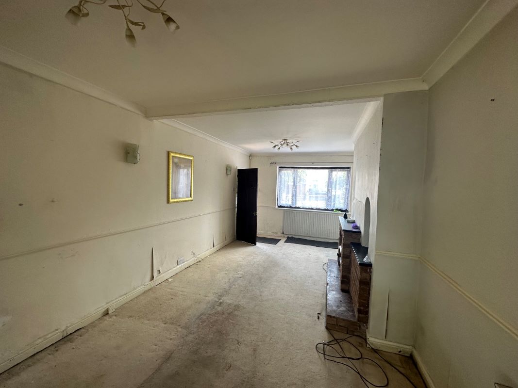 3 bedroom semi detached house in Wolverhampton