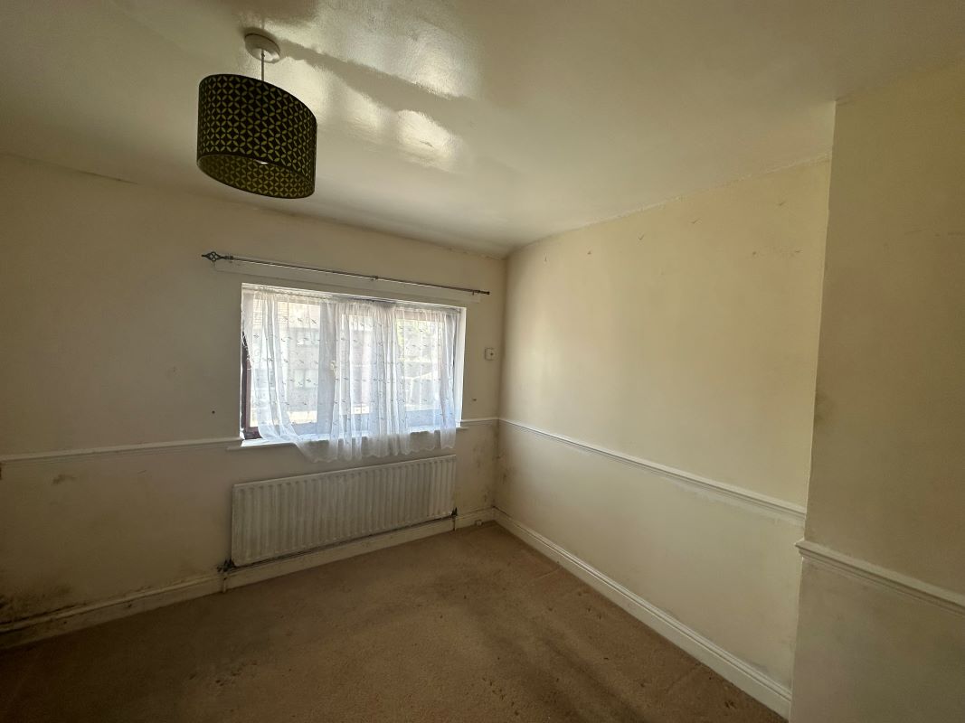 3 bedroom semi detached house in Wolverhampton