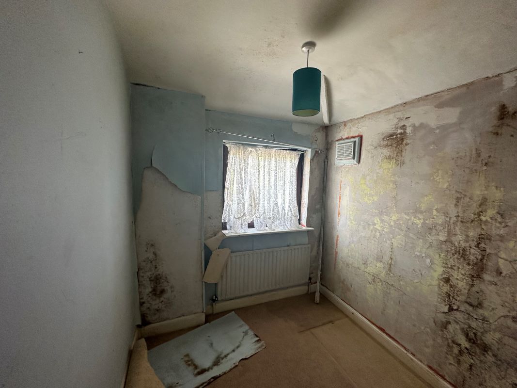 3 bedroom semi detached house in Wolverhampton