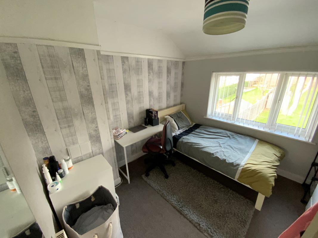 3 bedroom mid terraced house in Birmingham