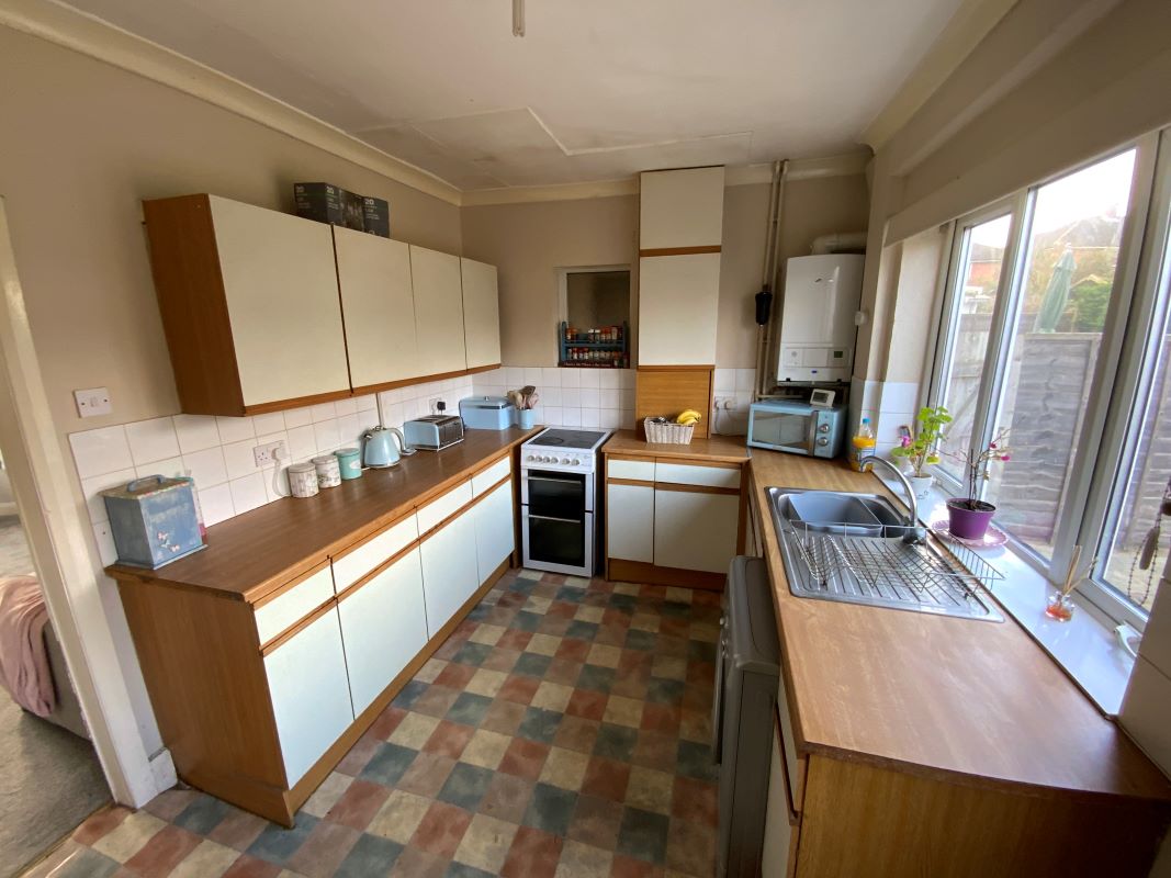 3 bedroom mid terraced house in Birmingham