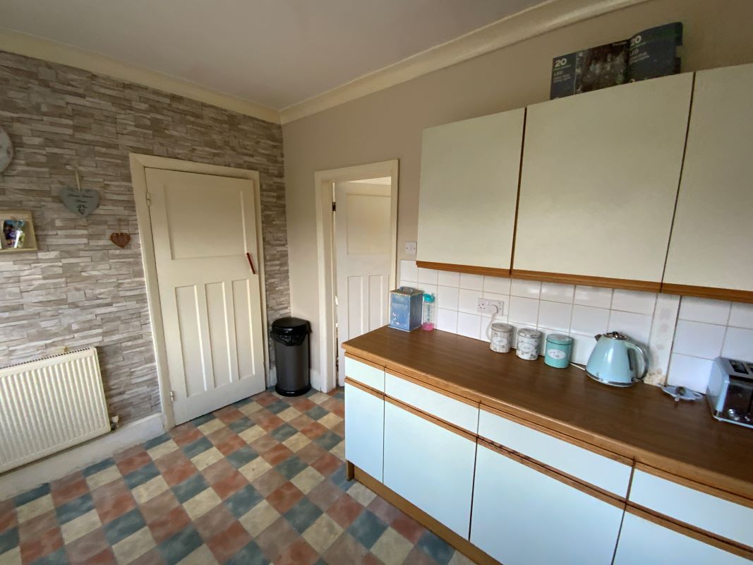 3 bedroom mid terraced house in Birmingham