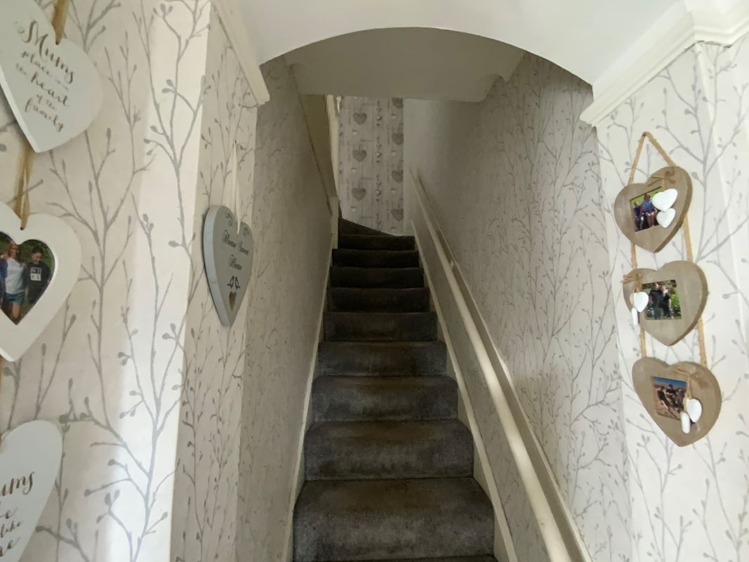 3 bedroom mid terraced house in Birmingham