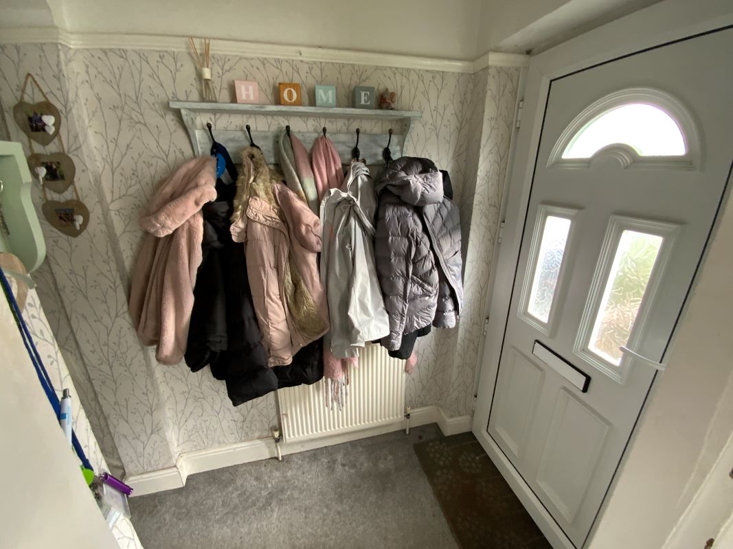 3 bedroom mid terraced house in Birmingham