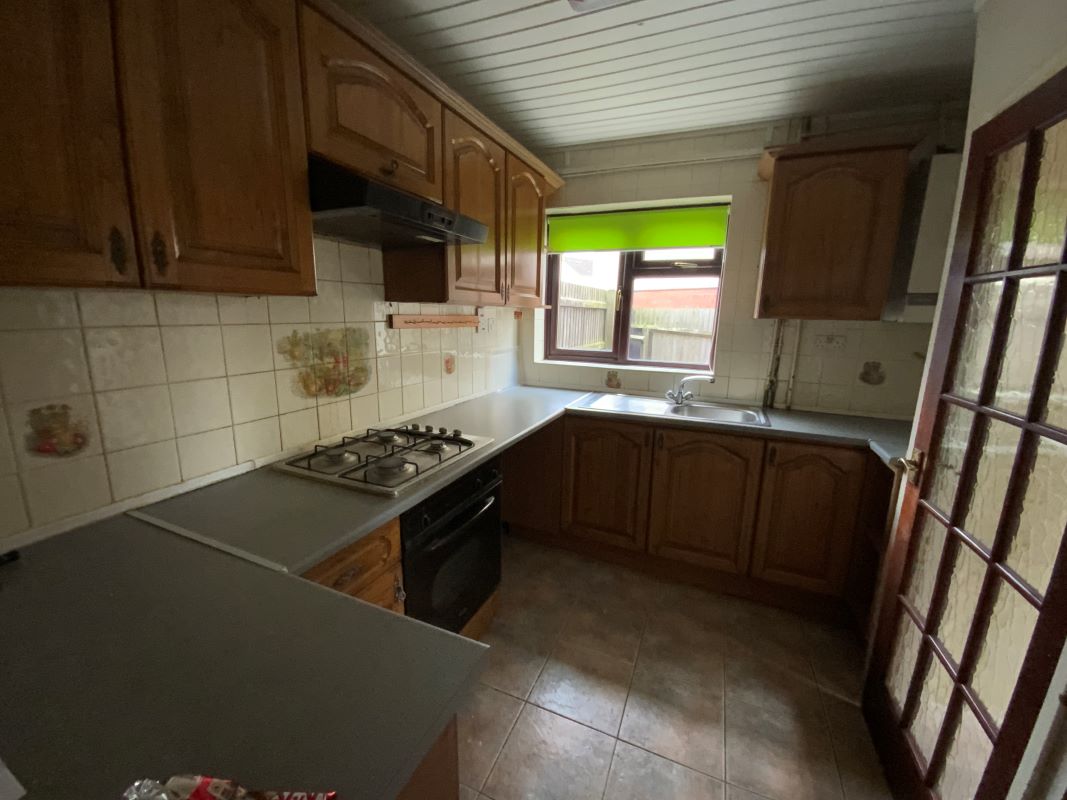 4 bedroom semi detached house in Wolverhampton