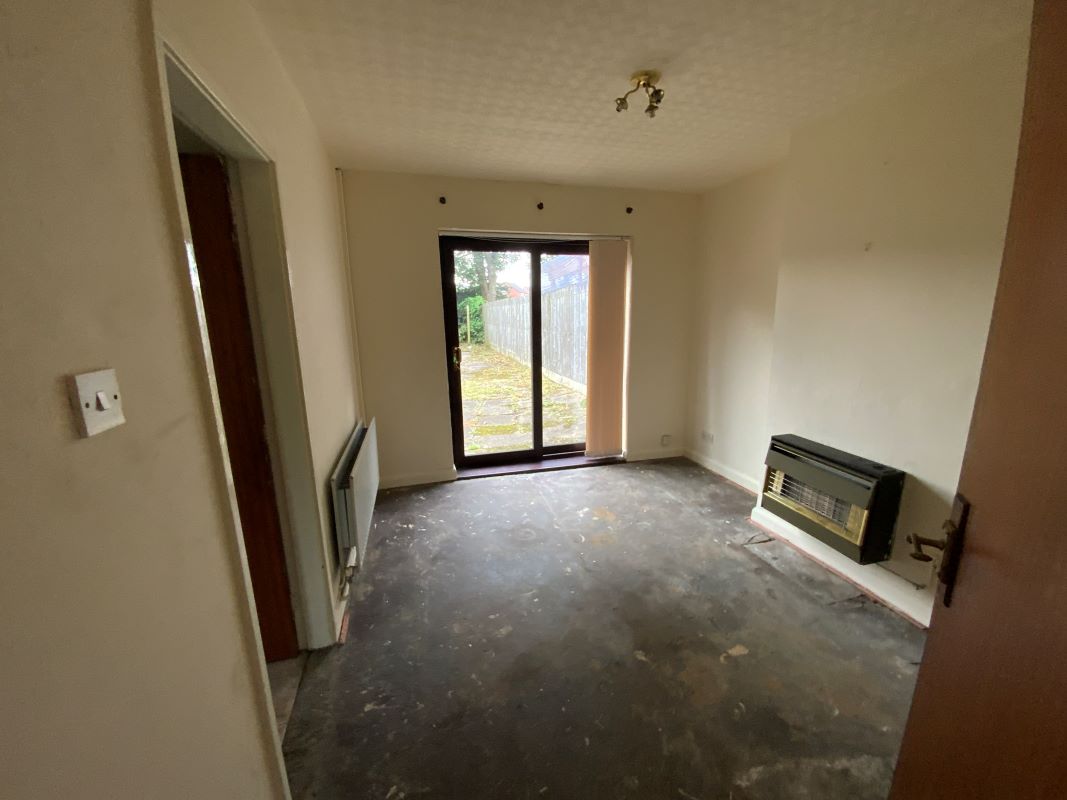4 bedroom semi detached house in Wolverhampton