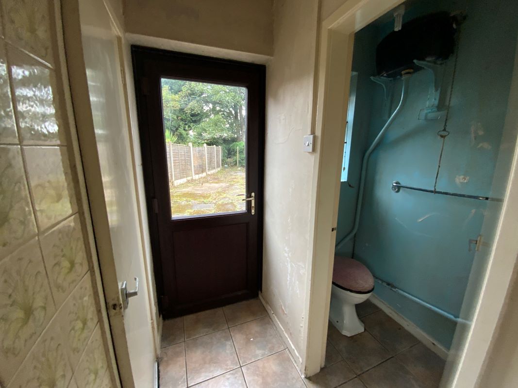 4 bedroom semi detached house in Wolverhampton