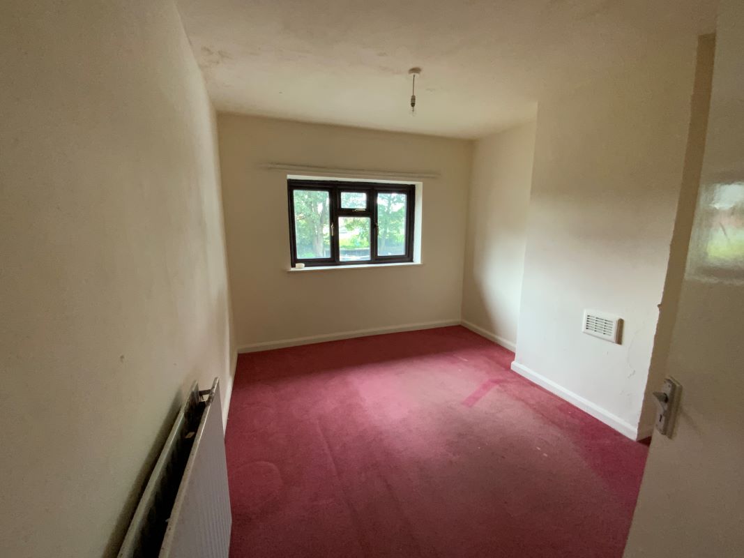 4 bedroom semi detached house in Wolverhampton
