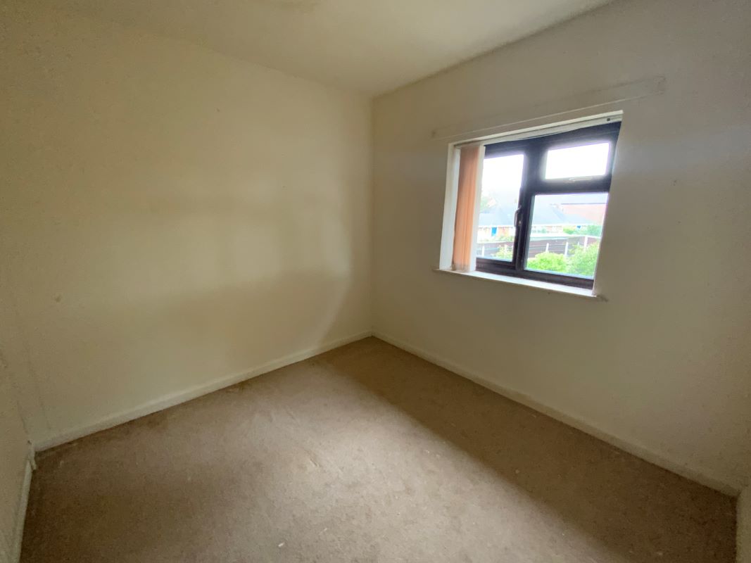 4 bedroom semi detached house in Wolverhampton