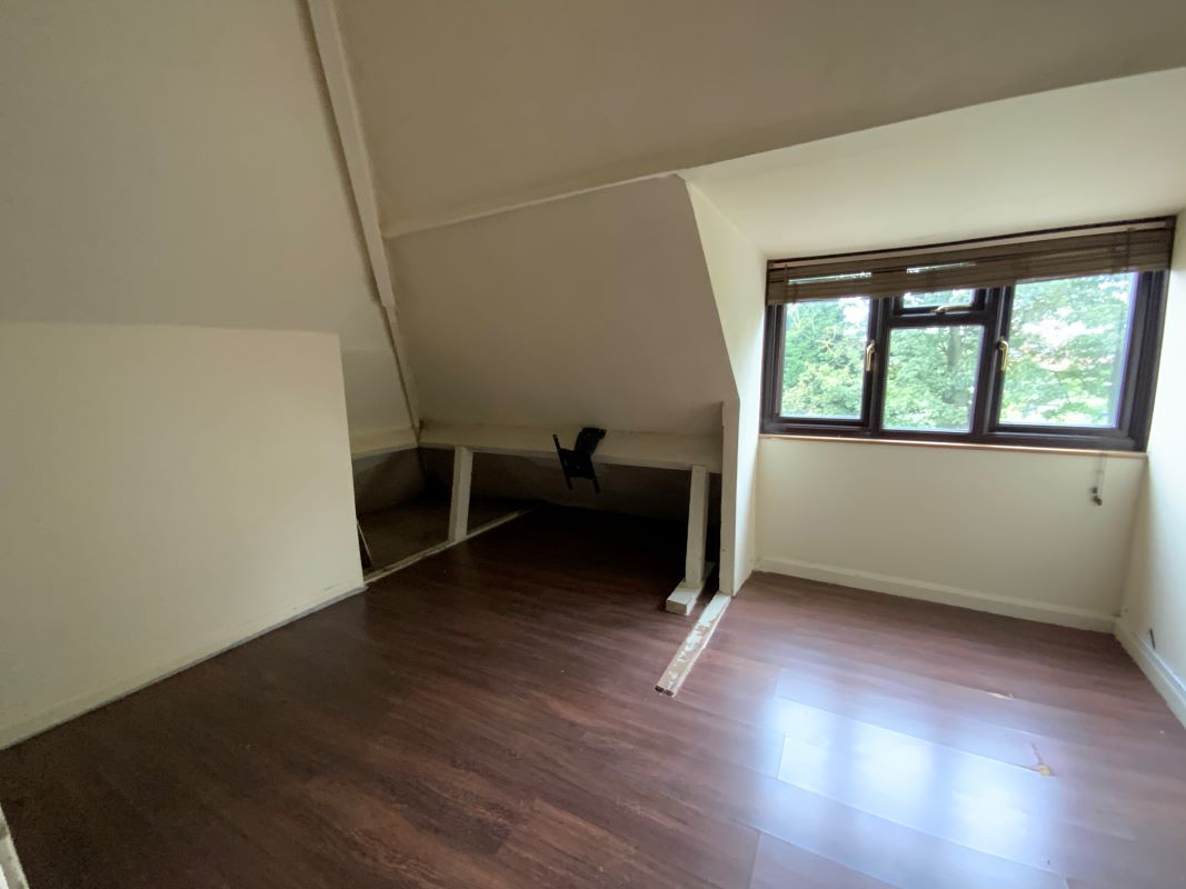 4 bedroom semi detached house in Wolverhampton