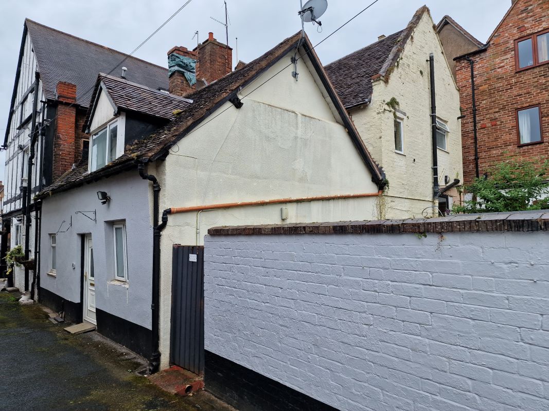 A Hairdressing Shop and Adjoining Living Accommodation in Bridgnorth