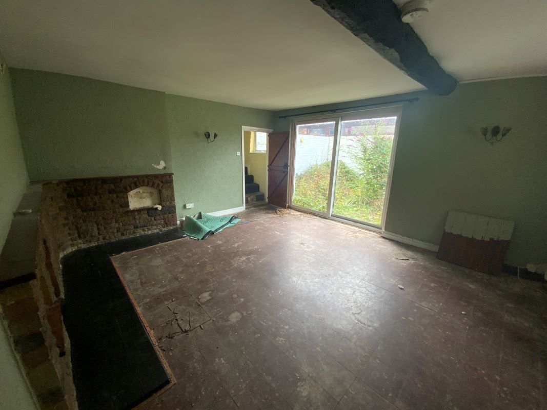 A Hairdressing Shop and Adjoining Living Accommodation in Bridgnorth
