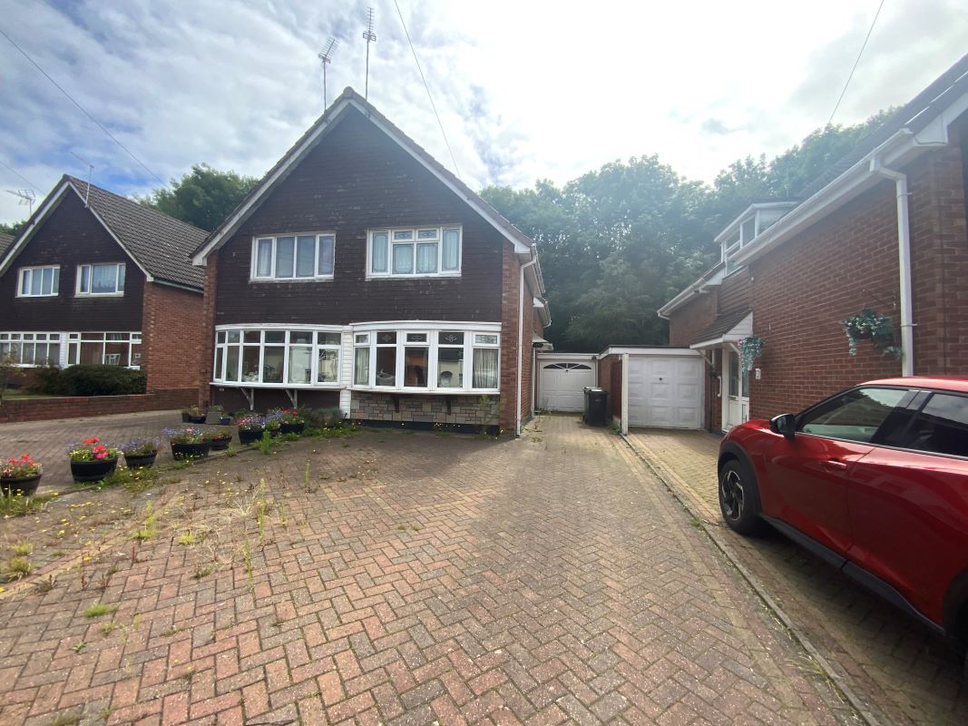 2 bedroom semi detached house in Dudley