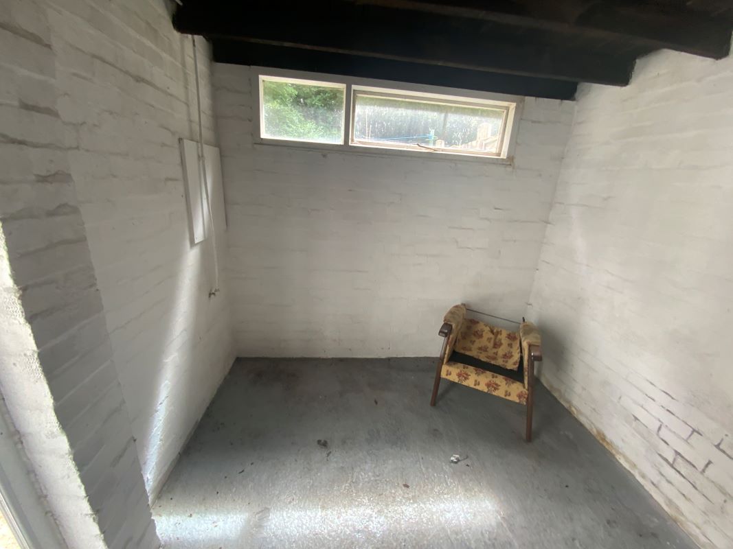 2 bedroom semi detached house in Dudley