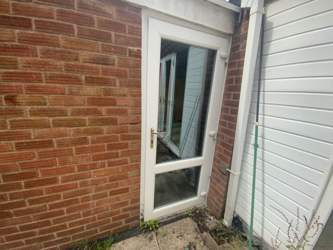 2 bedroom semi detached house in Dudley