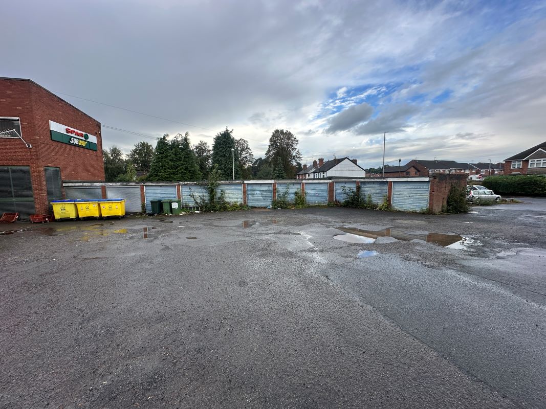 freehold mid terraced property in Stourbridge 