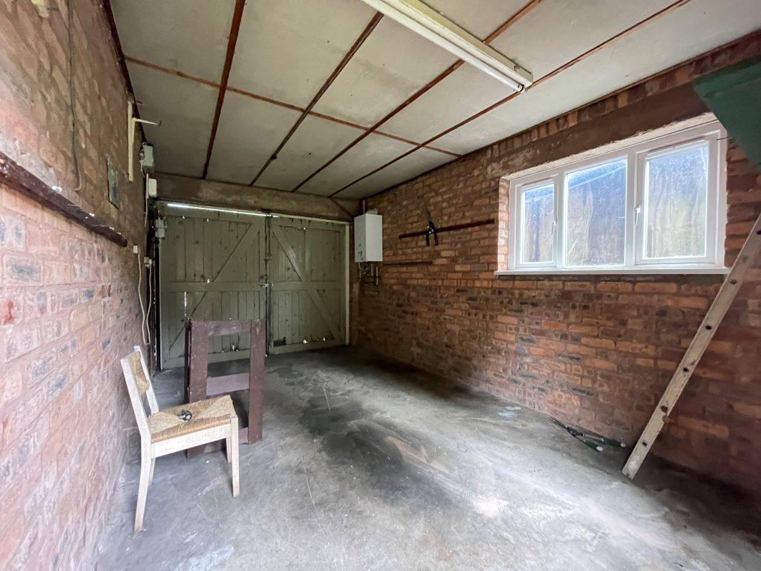 3 bedroom semi detached house in Wolverhampton