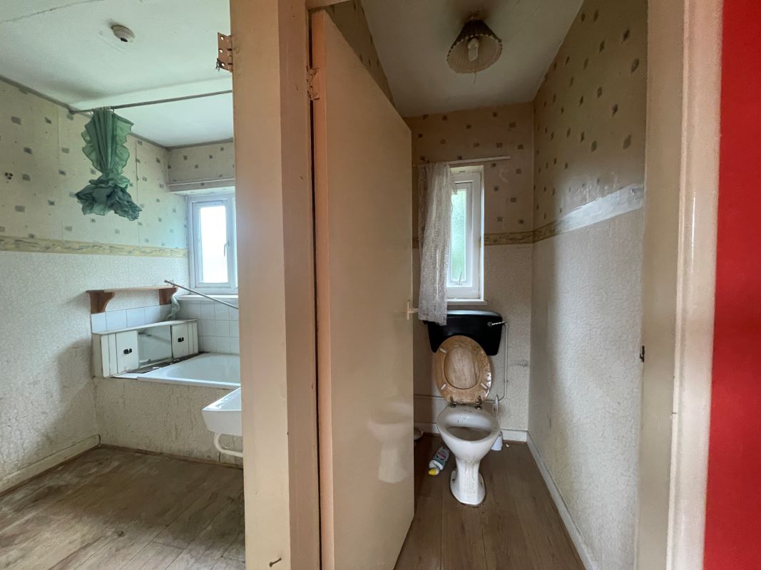 3 bedroom semi detached house in Wolverhampton