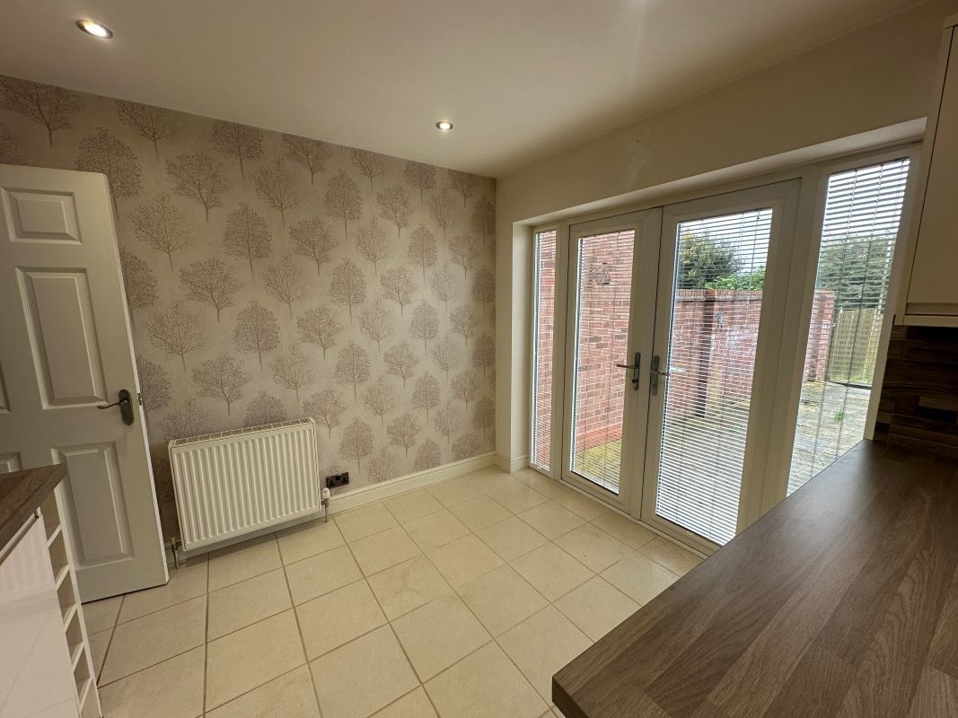 3 bedroom semi detached house in Wolverhampton