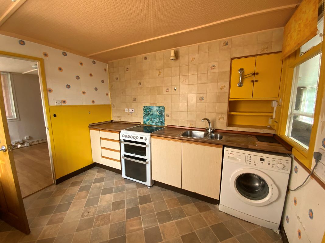 2 bedroom detached bungalow in Wolverhampton 