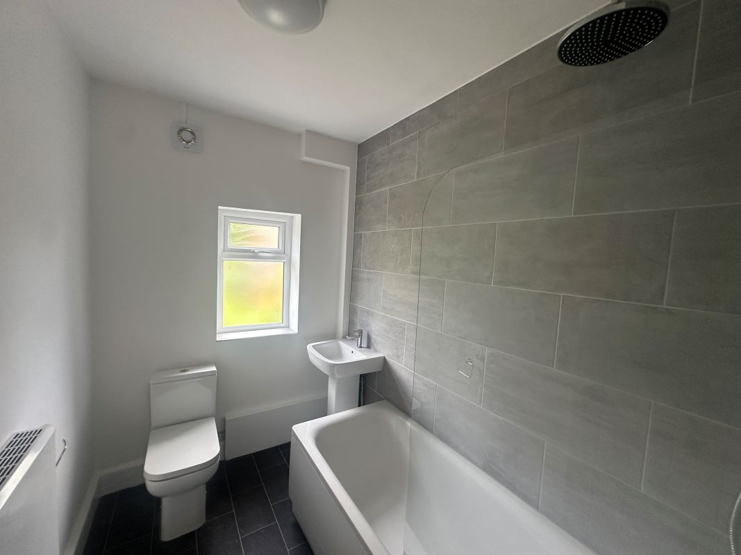 3 bedroom semi detached house in Oldbury
