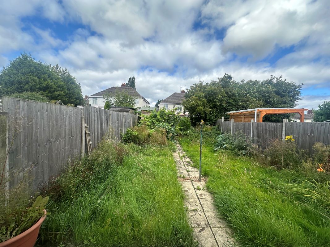 3 bedroom semi detached house in Oldbury
