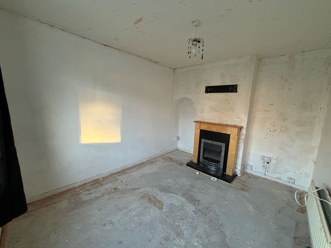 3 room semi detached house in Dudley