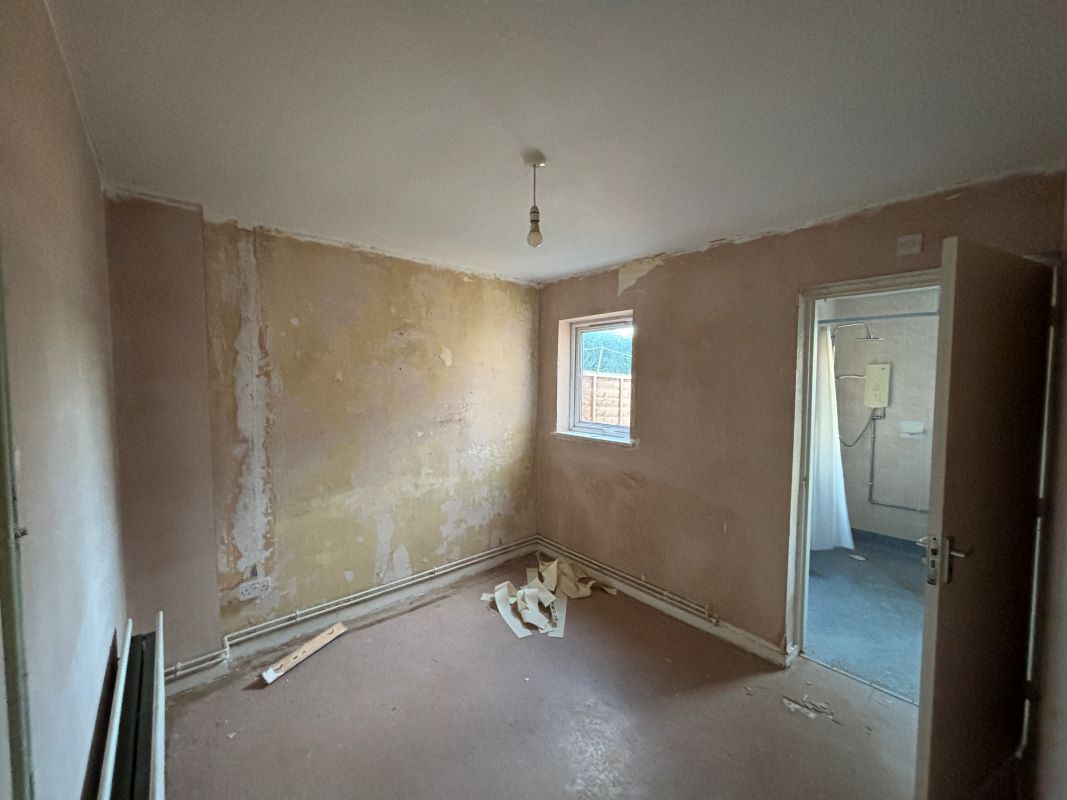 3 room semi detached house in Dudley