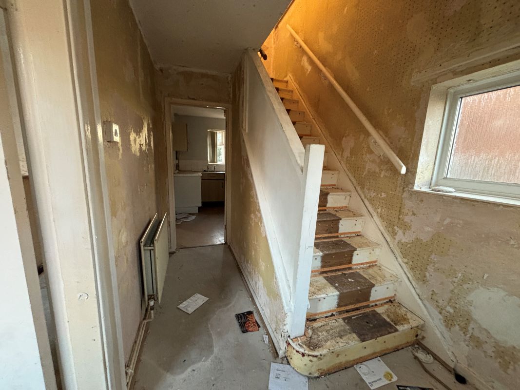 3 room semi detached house in Dudley