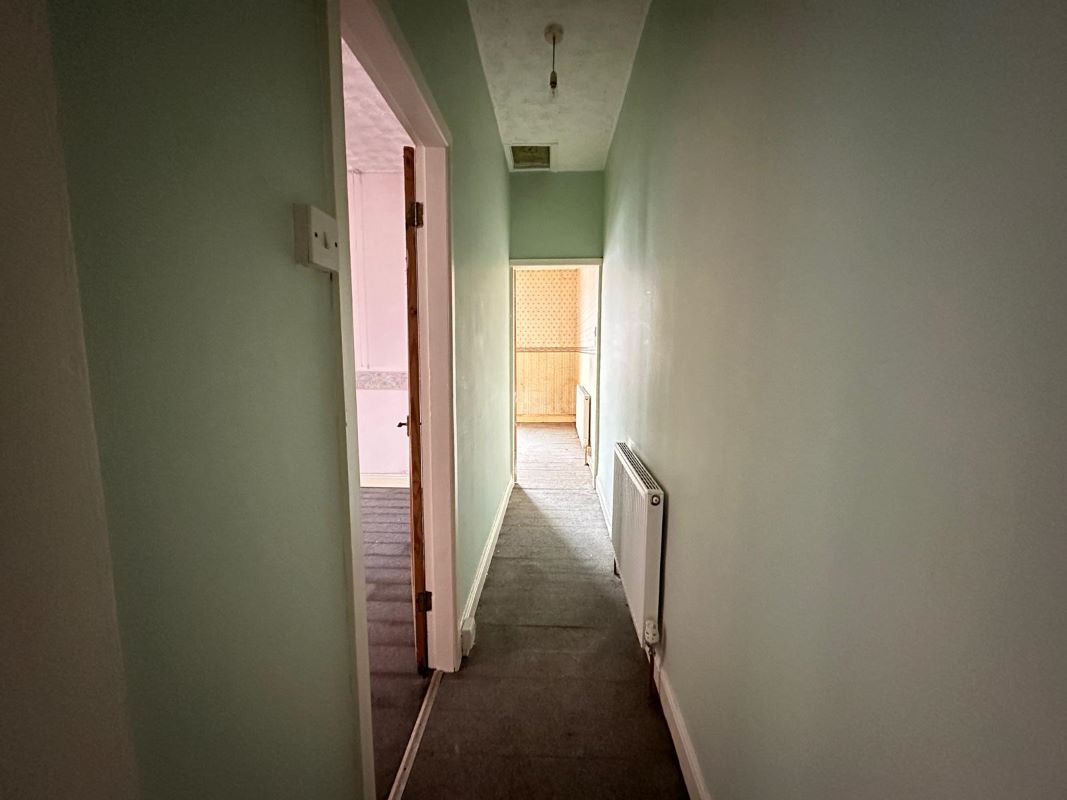 3 bedroom mid terraced house in Bearwood 