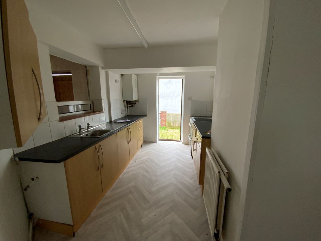 4 bedroom semi detached house in Telford 