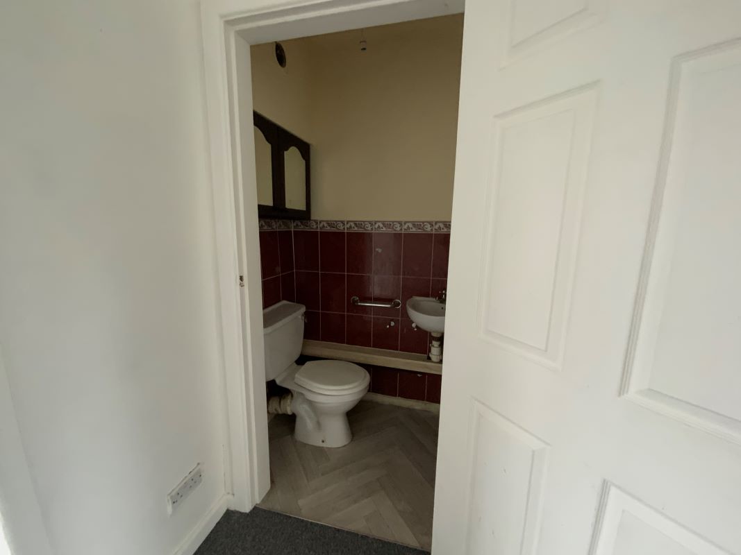 4 bedroom semi detached house in Telford 