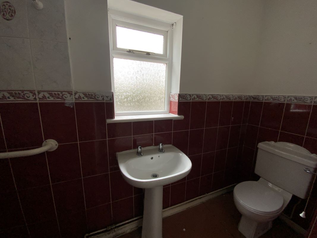 4 bedroom semi detached house in Telford 