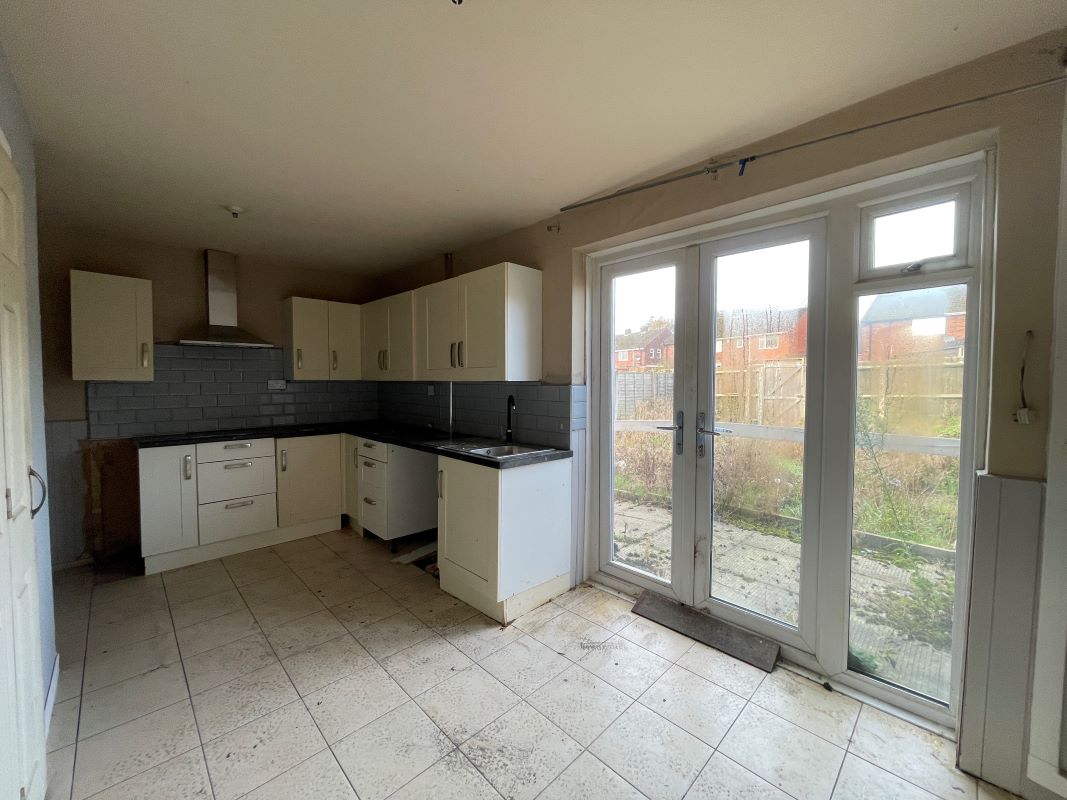 3 room semi detached house in Brierley Hill