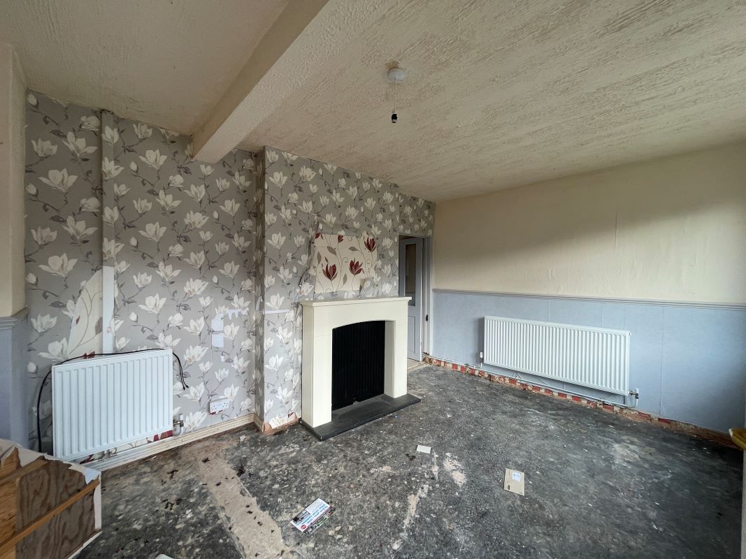 3 room semi detached house in Brierley Hill